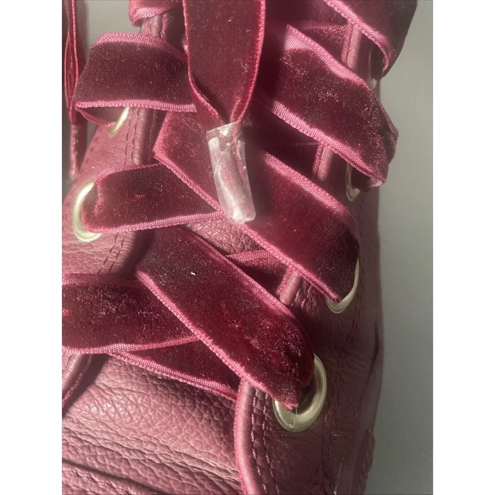 Converse Shoes Women's Chuck Taylor All Star Red Leather Sneakers Size 8 - Picture 11 of 11